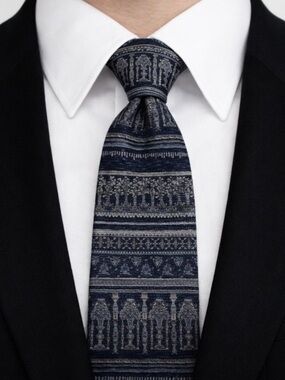 Tesoro Rosso Uomo Moda Mens Silk Tie Navy Gray Silver 60" Architecture Pattern